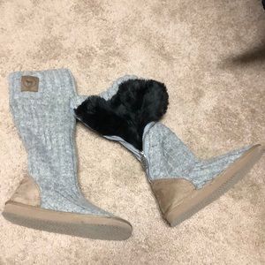 Tall grey boot